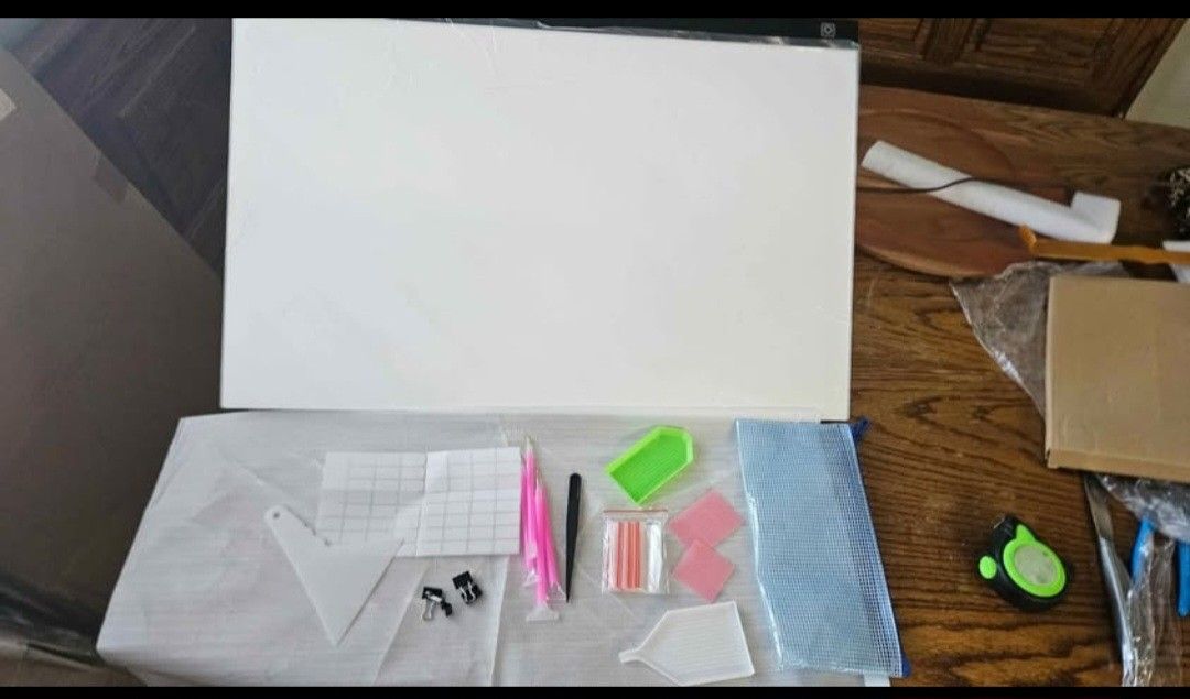 A4 Ultra-Thin Portable LED tracing Light Box Dimmable Brightness LED with stand and some accessories