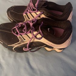 Nike Women’s Tennis Shoes 