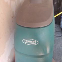 Tennant Floor Scrubber T5 Green