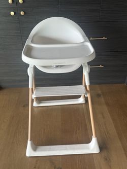 High Chair - Munchkin Float Easy Clean Foldable
