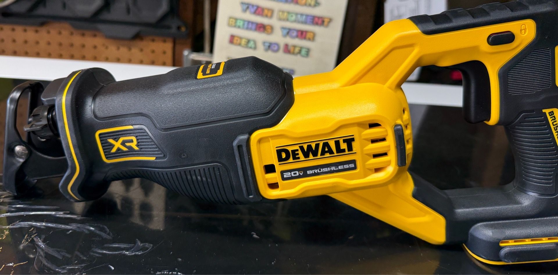 DEWALT 20-Volt XR Cordless Reciprocating Saw