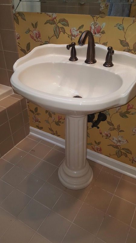 Ferrum Italy Victorian Style Pedestal Sink Fluted Column Base Color Bone For In Prospect Heights Il Offerup