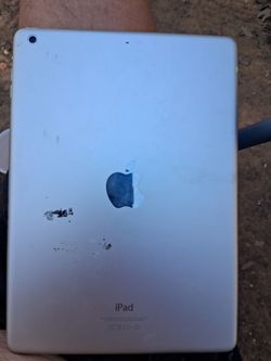 Apple iPad Silver – 11 inch