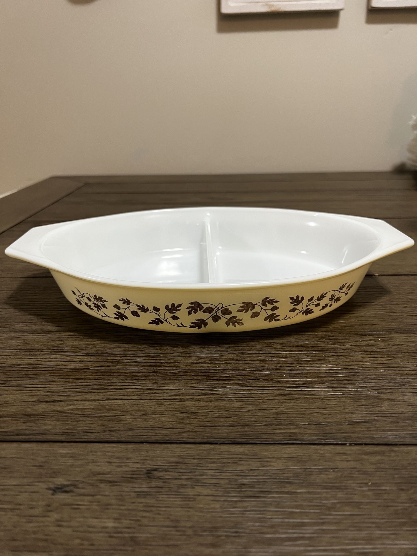 Vintage PYREX Golden Acorn Glass Divided Dish Casserole 1 1/2 qt