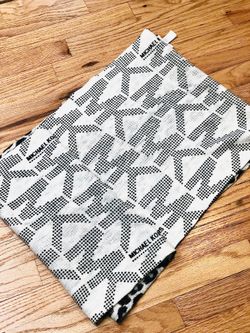 Mikael Kors (Scarves)