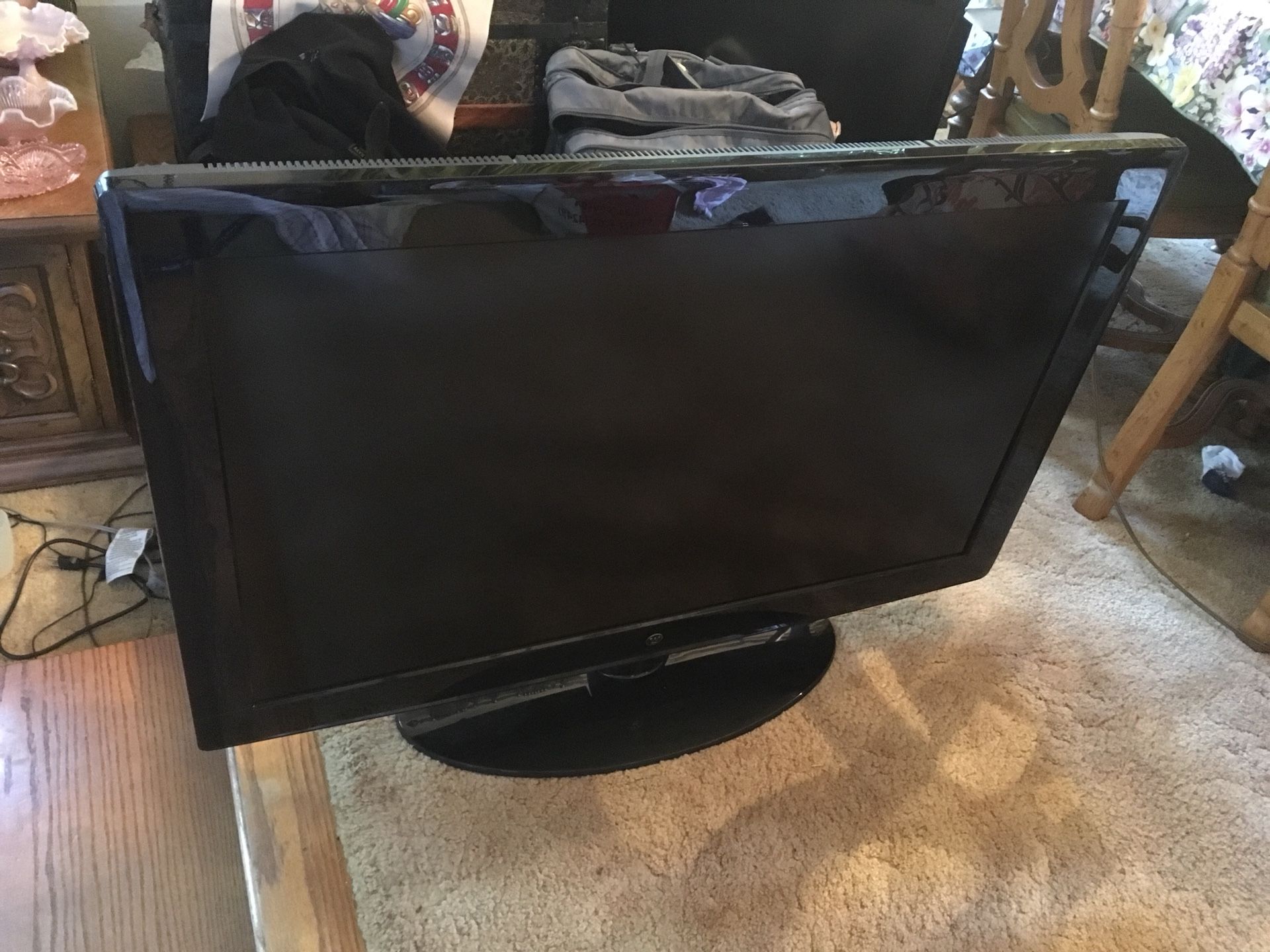 Westinghouse Flat Screen TV 40” Perfect Condition