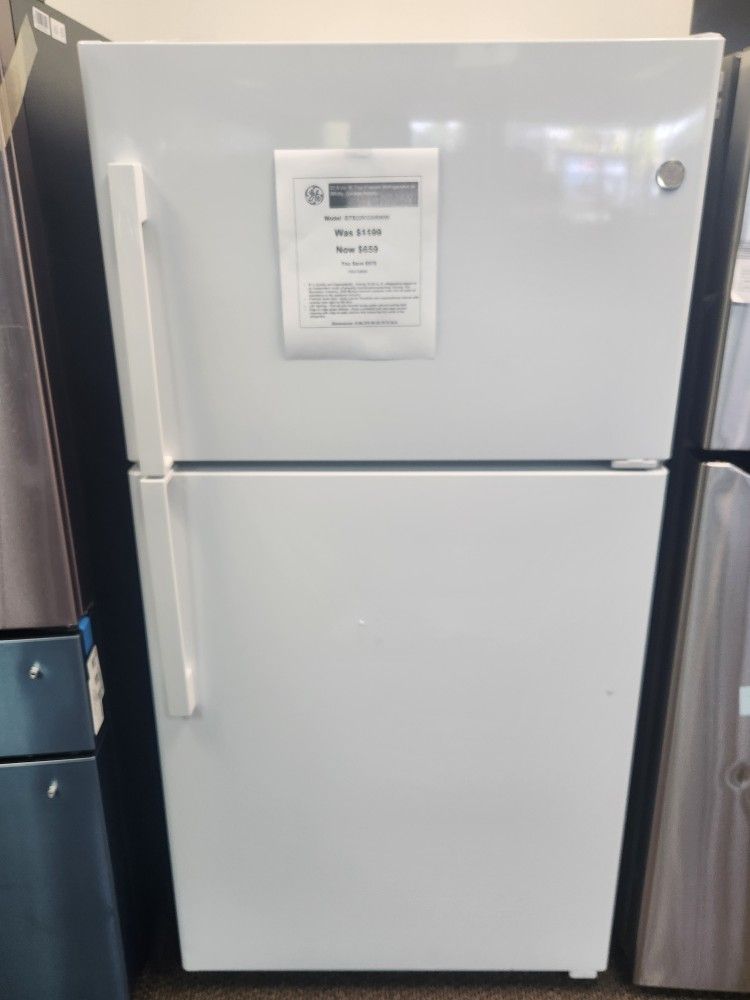 21.9 cu. ft. Top Freezer Refrigerator in White, Garage Ready