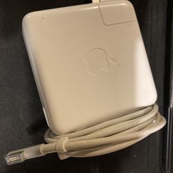 Apple 85W MagSafe Power Adapter (for 15- and 17-inch MacBook Pro)