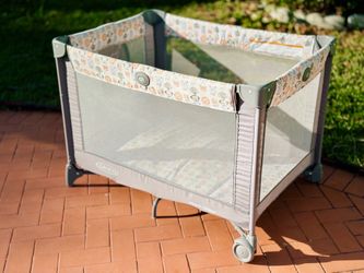 Graco Pack 'n Play Portable Playard 