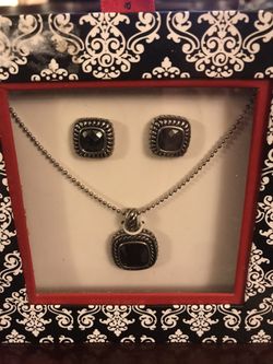 Apostrophe Jewelry Set