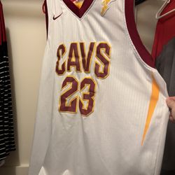 Cavs LeBron Jersey Size XL 