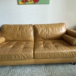 Beautiful Genuine leather Couch. In Excellent condition. 