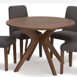 Lyncott Dining Table and 4 Chairs in Charcoal/Brown