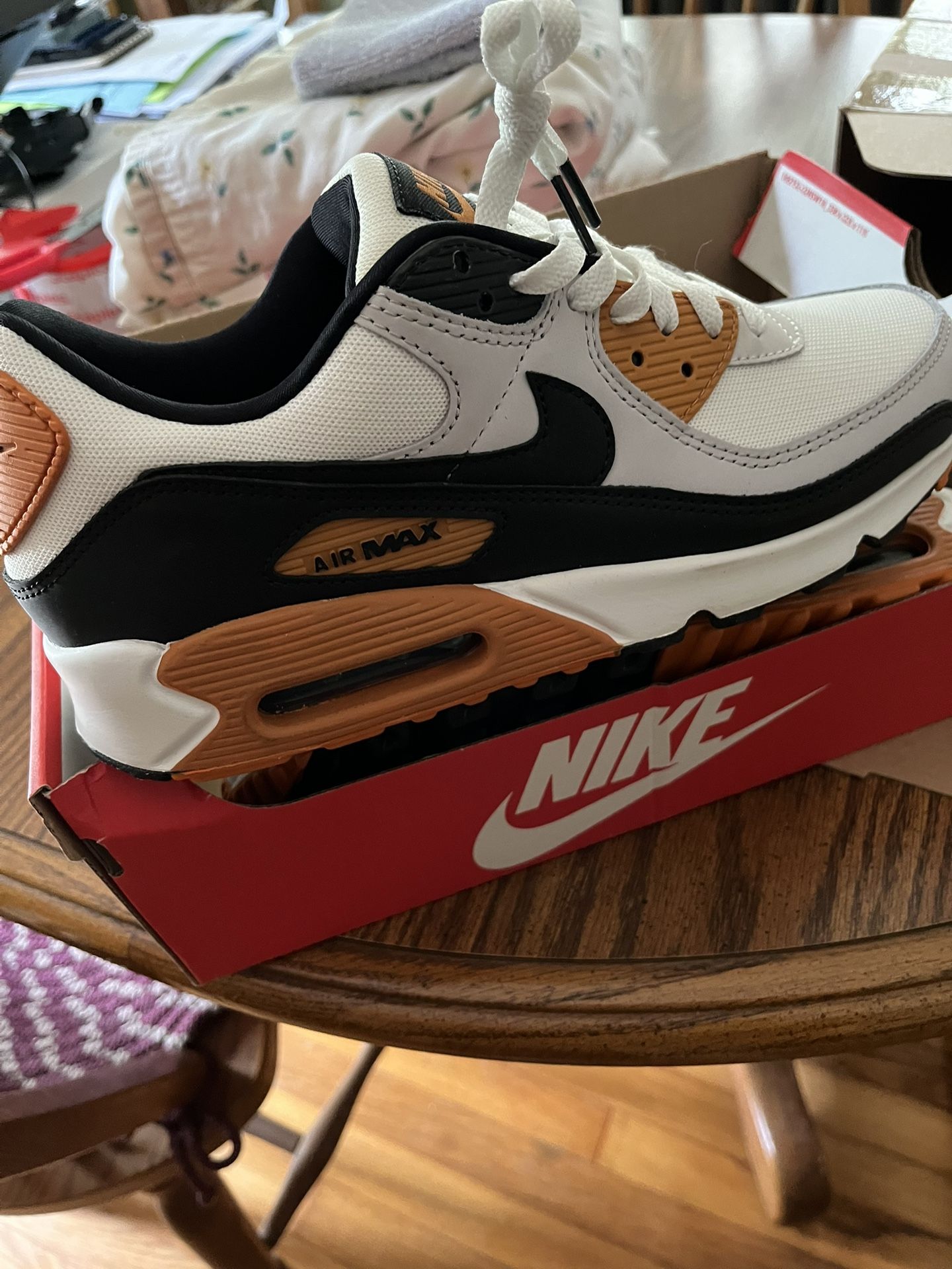 Nike Air Max 90 Pure Platinum/Monarch Size 9 Brand New
