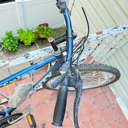 Huffy Tulsa Blue 26in Mountain Bike 7-Speed Twist Shifter Kickstand