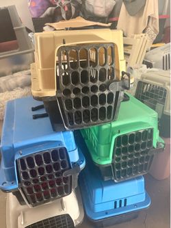 Plastic Pet Carriers Lot