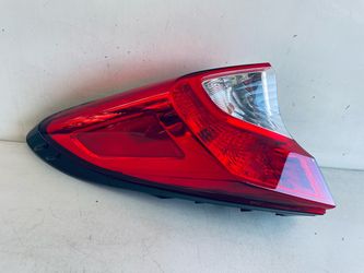2018-2022 TOYOTA C-HR LEFT DRIVER SIDE TAIL LIGHT W/LED OEM