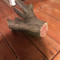 Cedar Log Home Decor