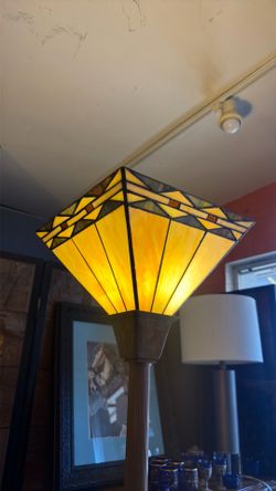 Tiffany style floor lamp 