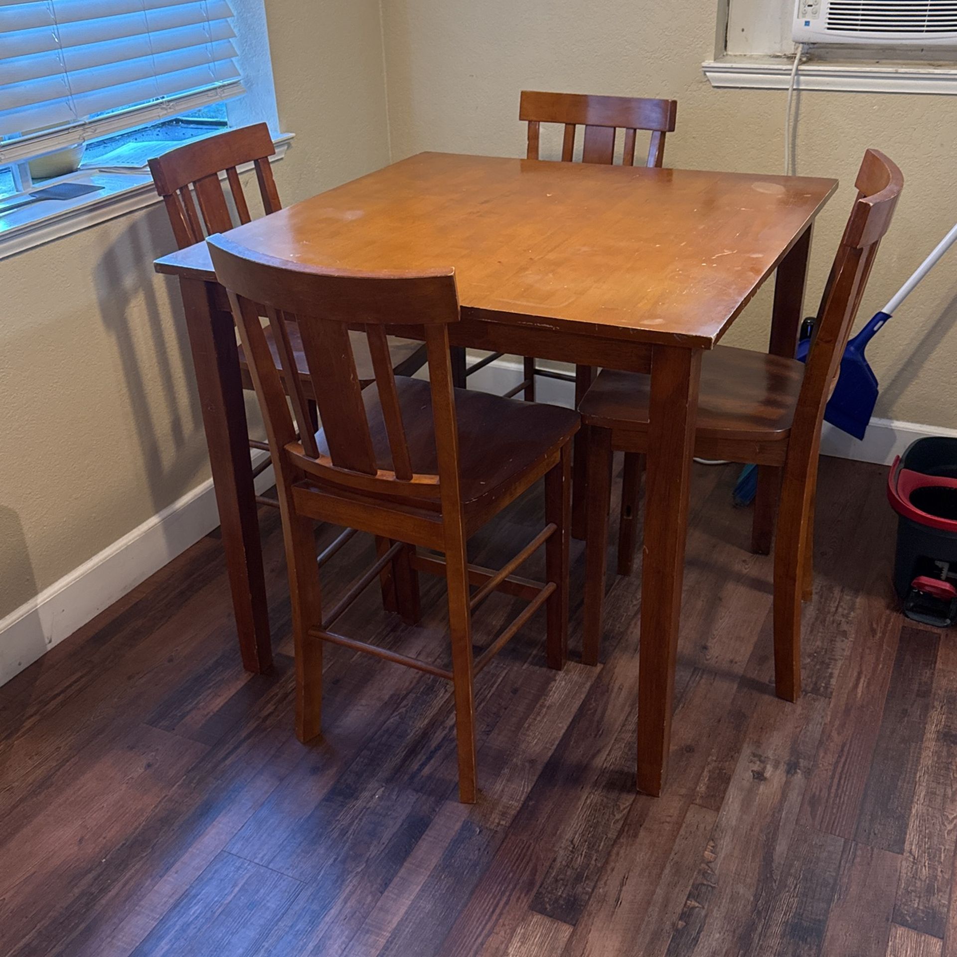 Kitchen Table With 4 Chairs