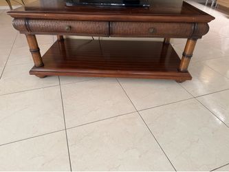 Cindy Crawford Keywest cocktail Table