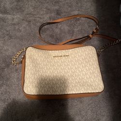 Michael Kors Cross Body Bag 