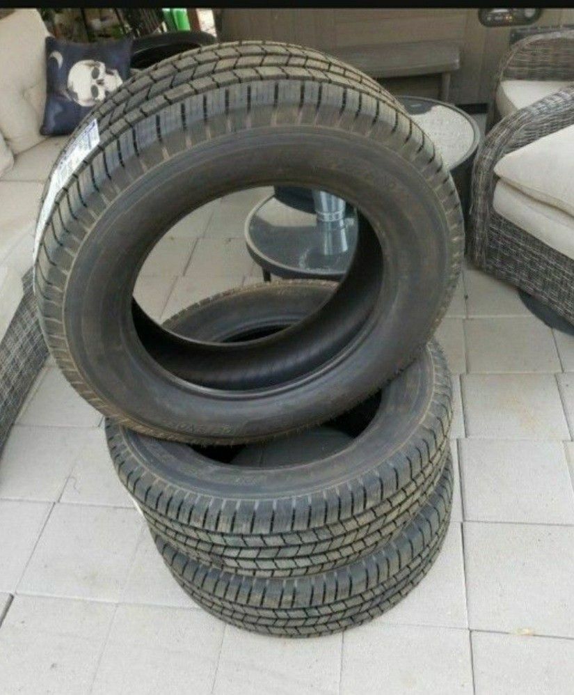 3 tires
Michelin 275 60 R20 Defender LTX M/S Tires Brand New 275/60r20
All 3 tires