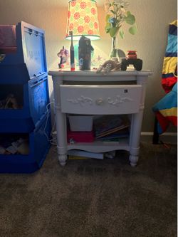Young America Wood Night stand