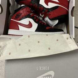 Men's Air Jordan Retro 1 Mid SE Casual Shoes Size 6