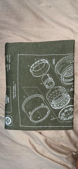 Men’s District graphic tee