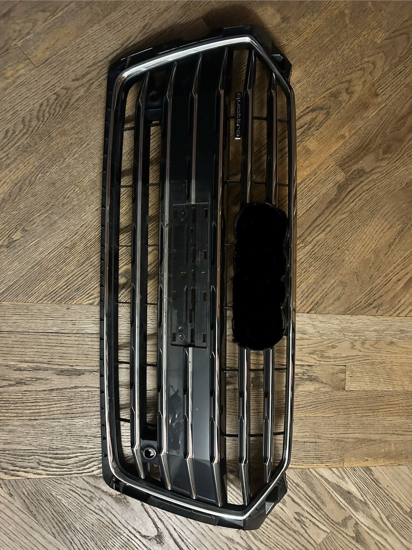 2018-2019 Audi OEM chrome Grille For Audi A5 And S5 Models. No Front Emblem.