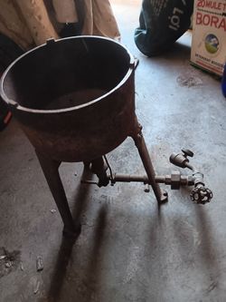 Vintage melting pot. Propane attachment