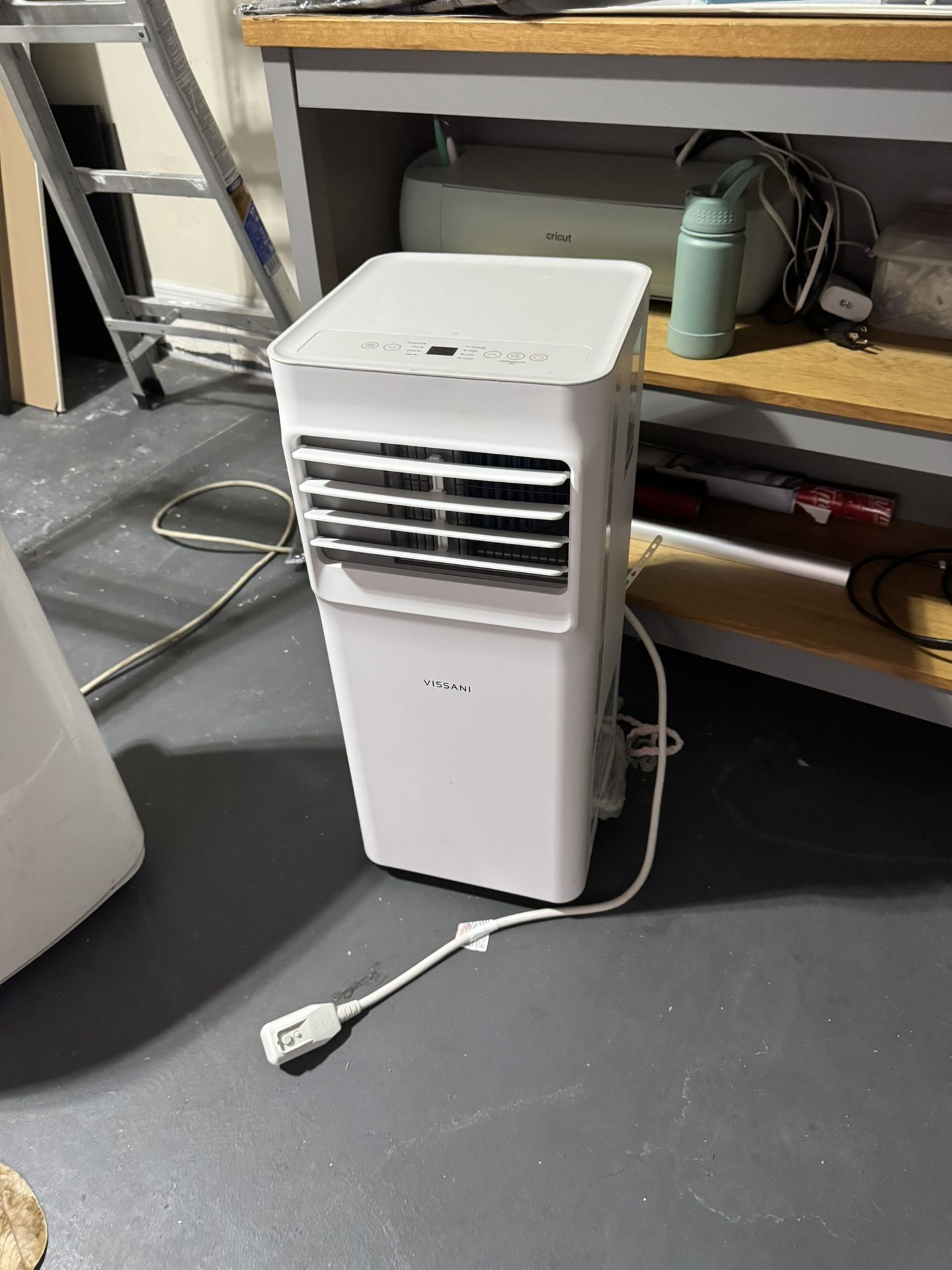 AC UNIT