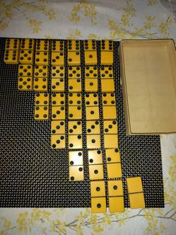 Used Vintage Dominoes Set 28 Tiles not box