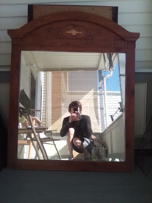2 Mirrors