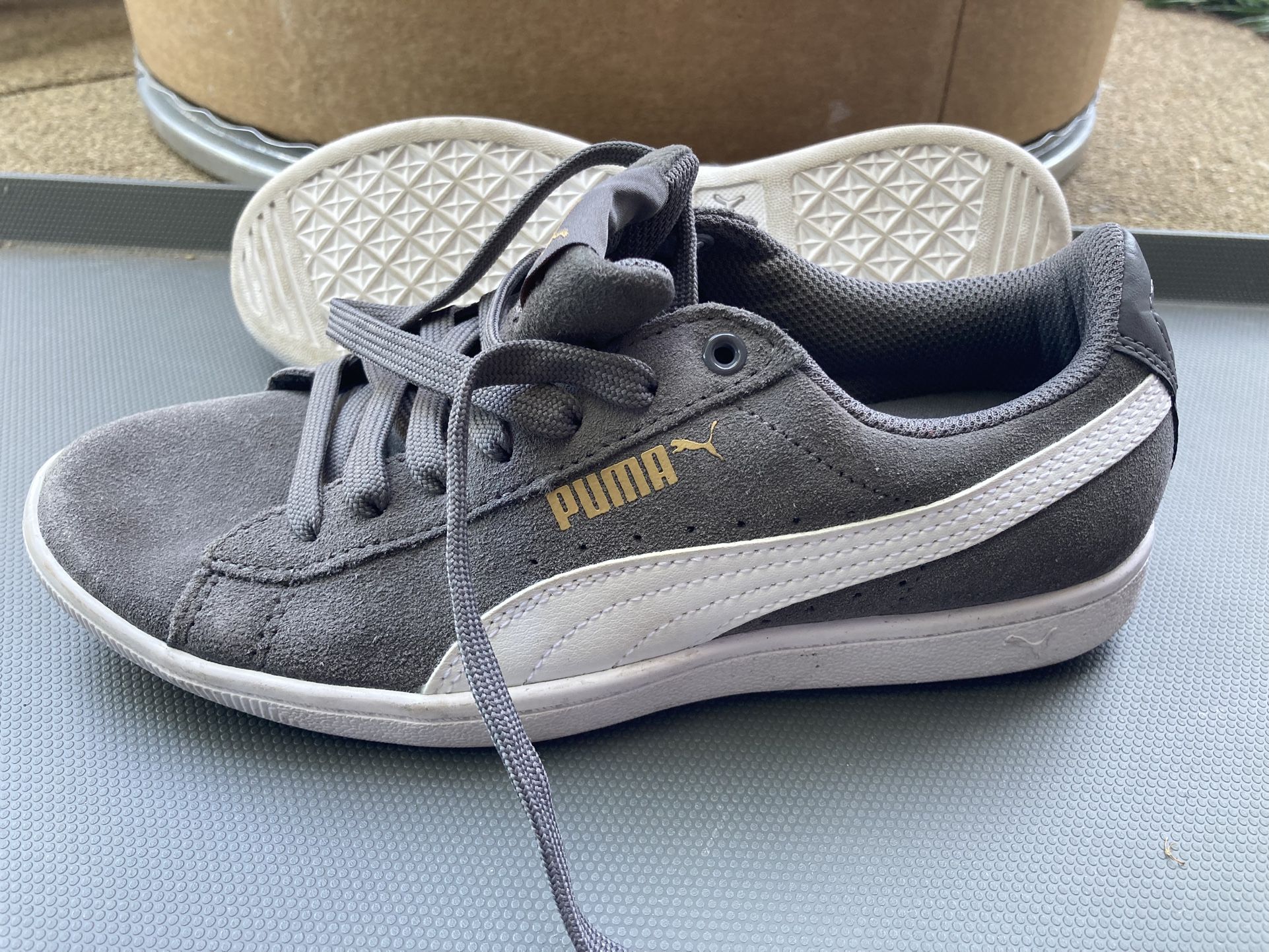 Puma athletic Shoes Womenβs Size 6