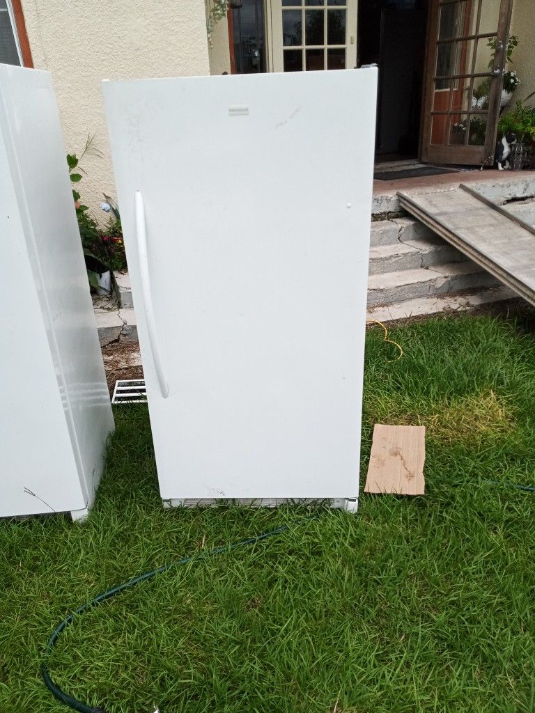 Frigidaire Self Defrost Freezer for Sale in Harrodsburg, KY OfferUp