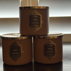 White Barn 3 Wick Leaves Scent Candles