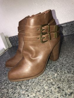 Women boots size 6