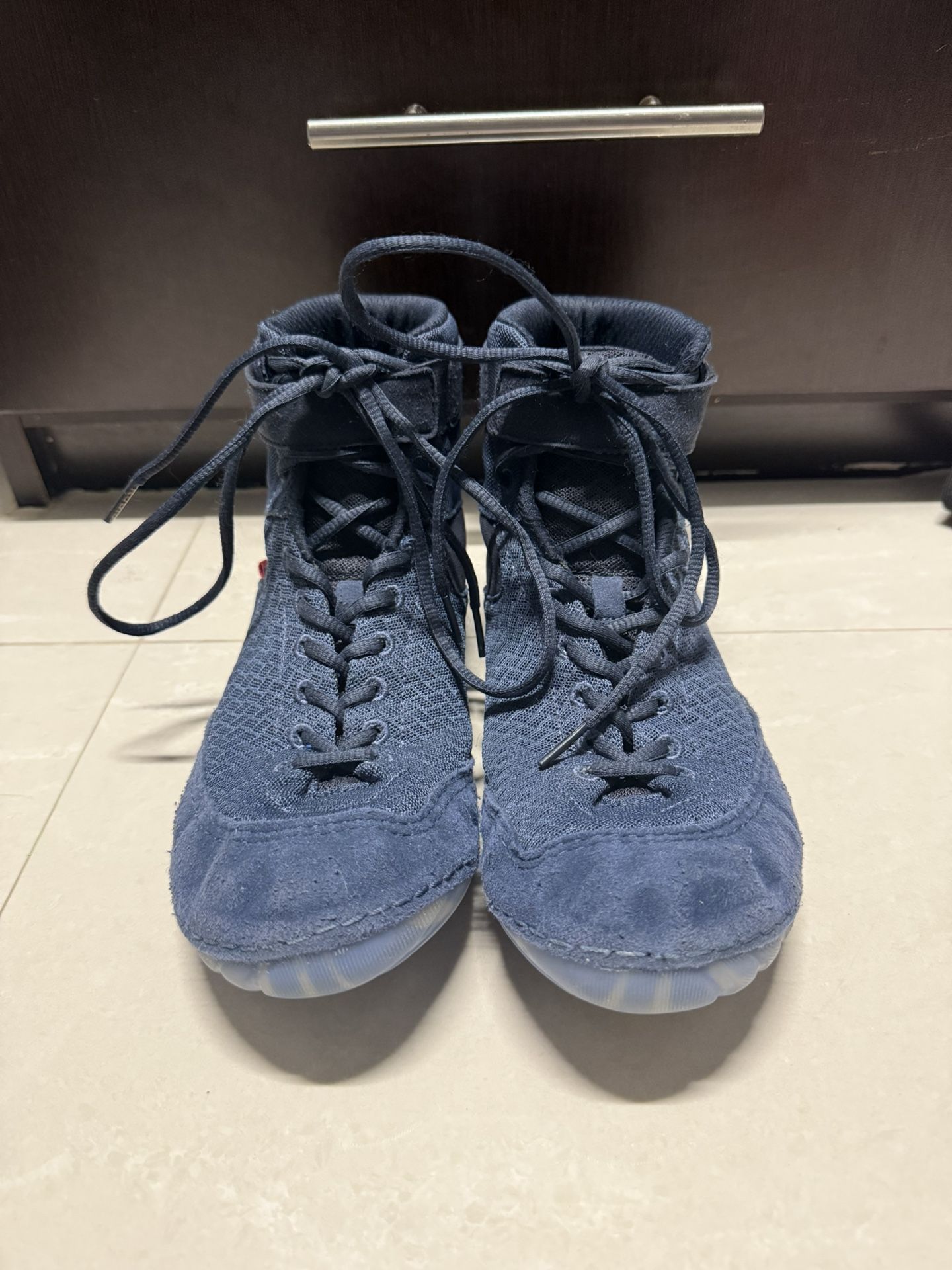 Rudis Navy Wrestling Shoes. Size 9