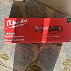 Milwaukee Pruner Shears