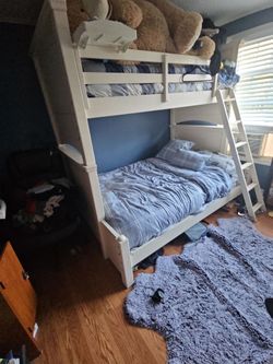 Full/twin bunk bed