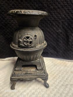 “Vintage Miniature Cast Iron Pot Belly Stove Coin Bank – Missing Top/Lid – 5–6 Inch”