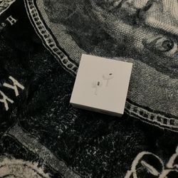 Apple Generation 2 Airpods