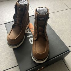 ARIAT WORK BOOTS   6.5. EE WIDE