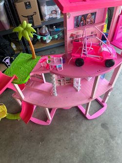 Barbie doll house