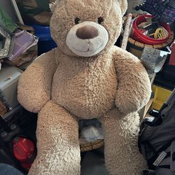 Giant Stuffed Bear 