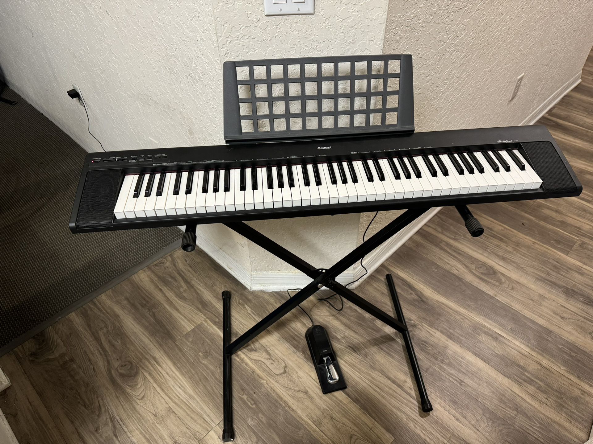 Yamaha NP-30: 76 Key Electric Piano With Stand And Pedal