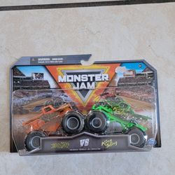 Monster Jam 2024 Series 30 featuring Bog Hog vs. King Sling