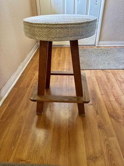 Swivel Bar Stool